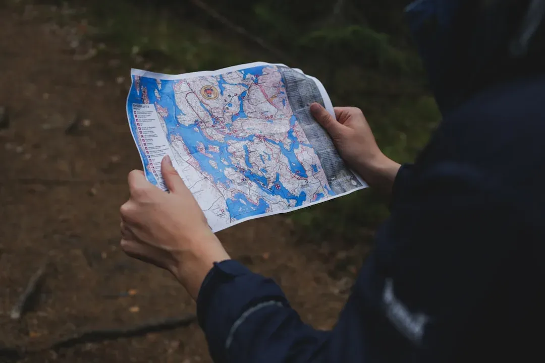 hiking trail map with hut locations marked